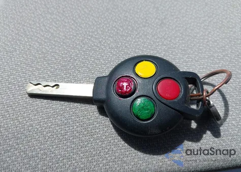 2012 Smart Fortwo Passion z USA, uszkodzony, nr VIN WMEEJ3BA5CK557300